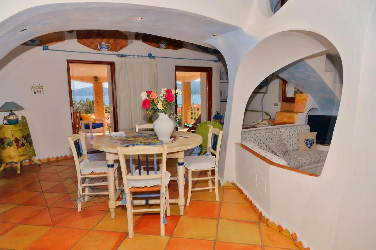 Holiday home Case Vacanze La Conia Cannigione