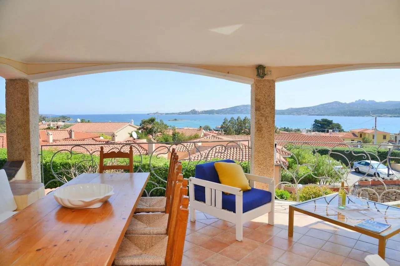 Holiday home Case Vacanze La Conia Cannigione