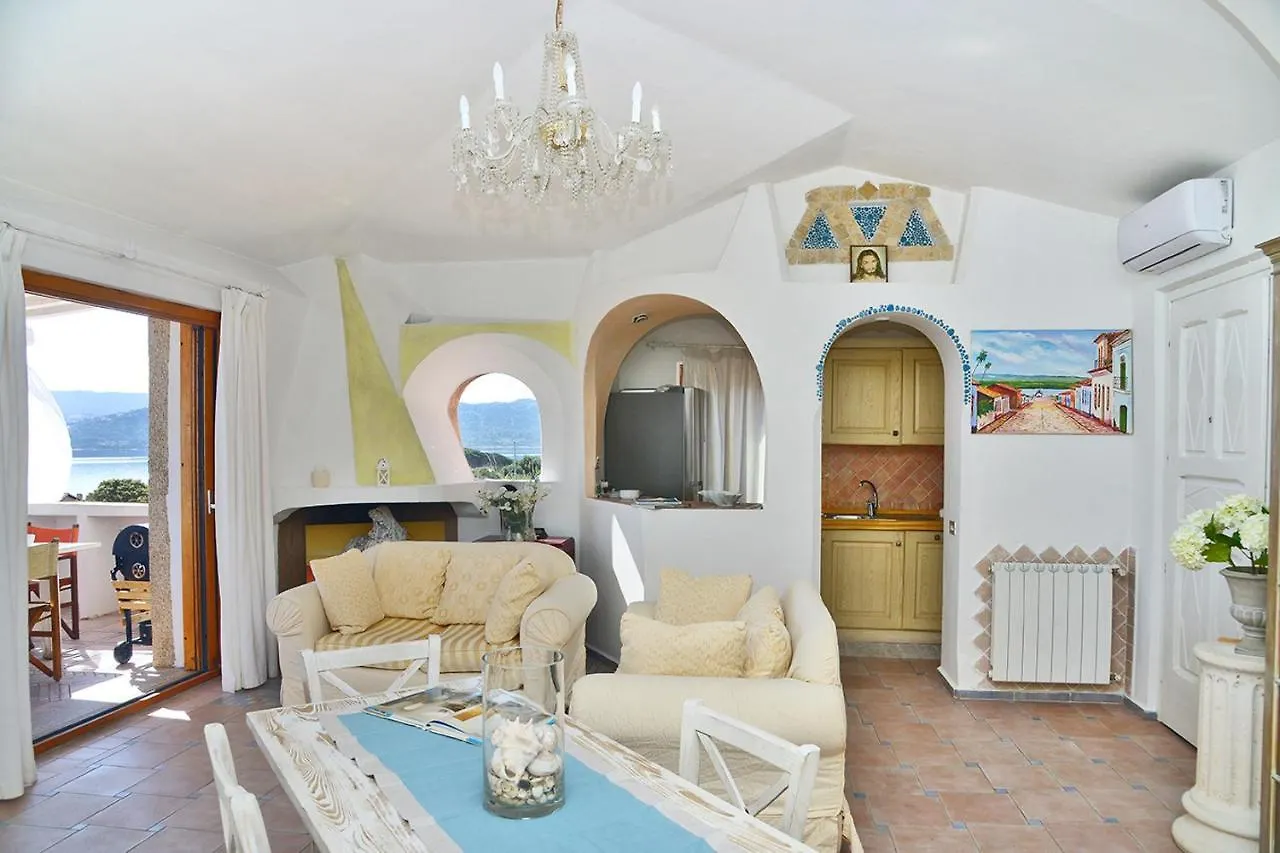 Holiday home Case Vacanze La Conia Cannigione